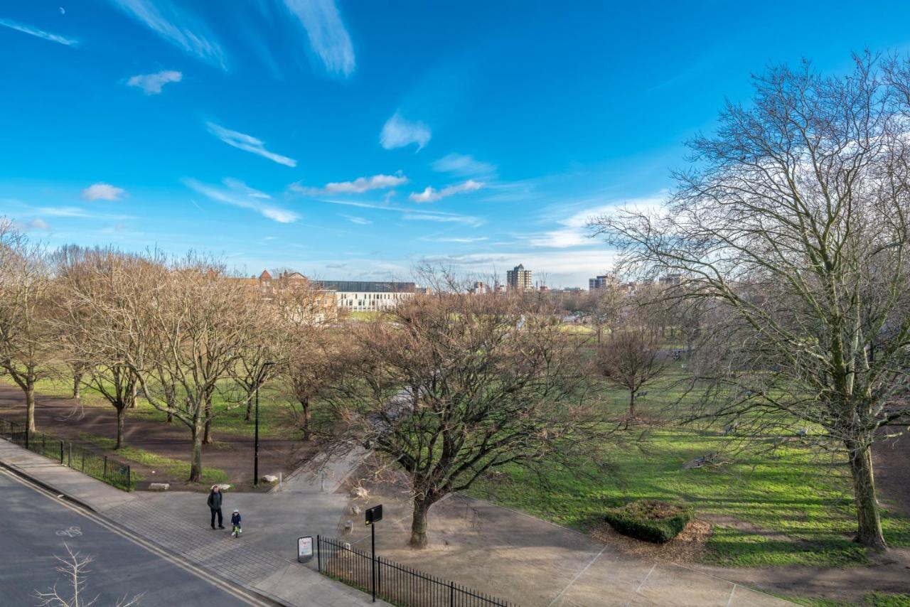 2 Bedroom Apartment With Park Views Shoreditch Λονδίνο Εξωτερικό φωτογραφία